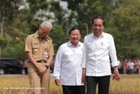 Menhan Prabowo Subianto dan Gubernur Jawa Tengah Ganjar Pranowo mendampingi Presiden Joko Widodo. (Dok. Tim Media Prabowo Subianto) 
