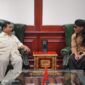 Menteri Pertahanan RI, Prabowo Subianto menerima kunjungan pimpinan Ponpes Ora Aji Sleman, Yogyakarta Gus Miftah. (Dok. Tim Media Prabowo Subianto) 
