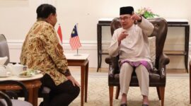 Menteri Pertahanan RI Prabowo Subianto  bersama Perdana Menteri Malaysia Anwar Ibrahim. (Dok. Kemhan.go.id) 
