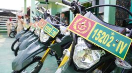 Menteri Pertahanan Prabowo Subianto kembali membagikan motor untuk Bintara Pembina Desa (Babinsa). (Foto Dok. Tim Media Prabowo) 
