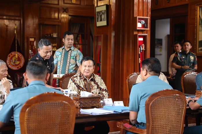 Menteri Pertahanan Prabowo Subianto menerima kunjungan Kepala Staf Angkatan Laut (KSAL) Laksamana TNI Muhammad Ali. (Dok. Tim Media Prabowo)