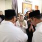Ketua Umum Partai Gerindra Prabowo Subianto melayat ke rumah duka Wakil Ketua Umum Partai Gerindra Desmond Junaidi Mahesa. (Dok. Tim Media Prabowo Subianto)
