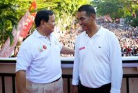 Menteri Pertahanan (Menhan) Prabowo Subianto Bersama Gubernur Sulsel Andi Sudirman Sulaiman. (Facbook.com/@Andi Amran Sulaiman)
