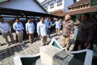 Calon presiden Koalisi Indonesia Maju (KIM) Prabowo Subianto berkunjung ke Museum Pembela Tanah Air (Peta) di Kota Blitar, Jawa Timur. (Dok. Tim Media Prabowo-Gibran)