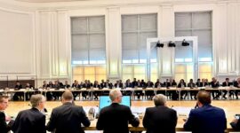 Menteri Koordinator Bidang Perekonomian Airlangga Hartarto dan Wakil Kanselir dan Menteri Ekonomi dan Aksi Iklim Republik Federal Jerman Y.M. Robert Habeck melakukan pertemuan bilateral di Berlin Jerman. (Dok. Ekon.go.id)