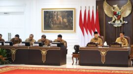 Presiden RI Prabowo Subianto memimpin rapat kabinet perdana di Istana Merdeka. (Dok. Tim Media Prabowo)