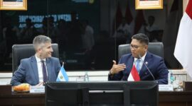 Wamentan Sudaryono dalam pertemuan bilateral dengan Wamentan Agentina Agustin Tejeda Rodriguez membahas peluang kerja sama. (Dok. Kementan)

